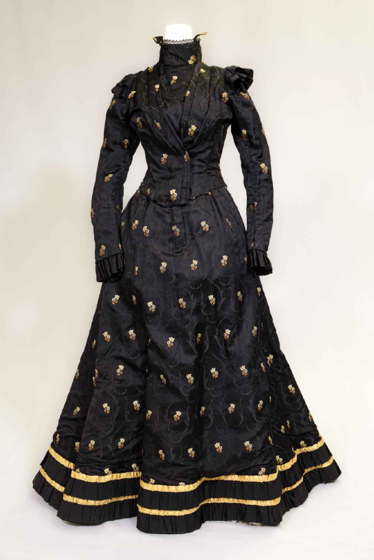 Clothing Textiles Circa 1898 Black Brocade New Canaan Museum and Historical Society