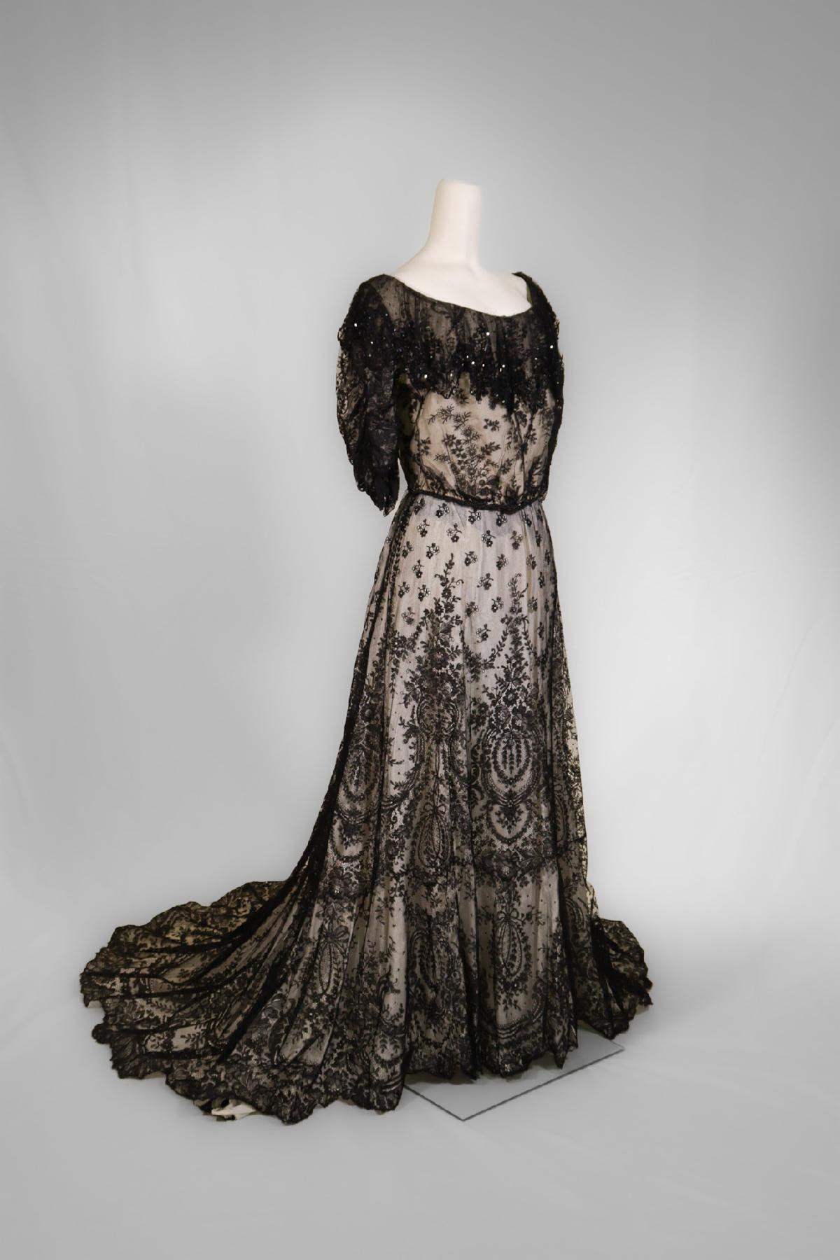 Clothing Textiles Early 1900s Black Lace Gown New Canaan